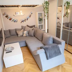 Cozy Modern Nest In The Heart Of With Netflix Wien
